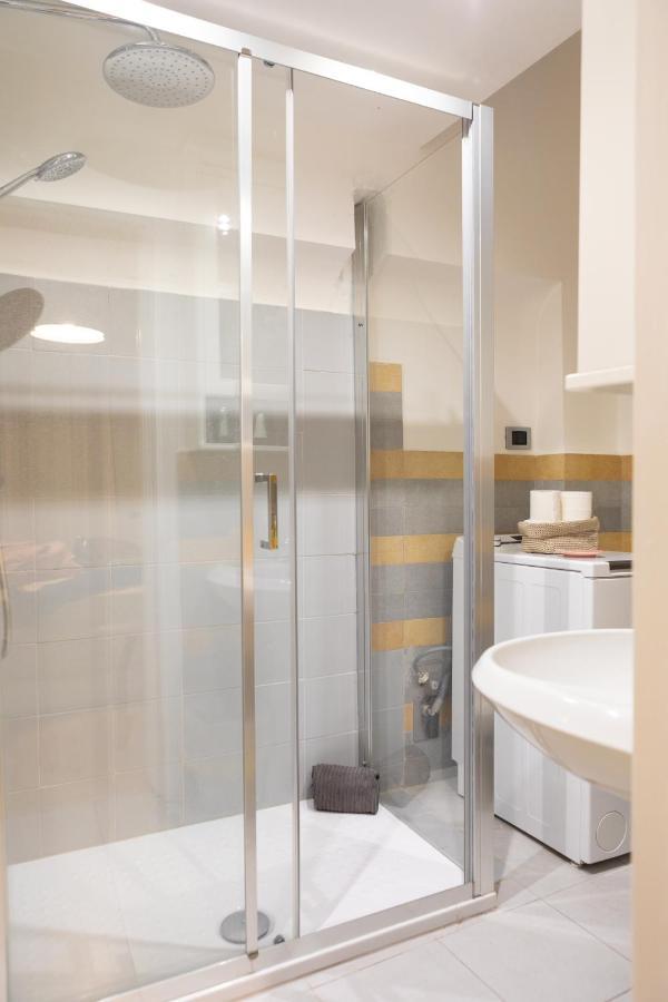Xenia Apartments - Enjoy Porta Venezia In Modern Apt- 10 Min From Duomo Мілан Екстер'єр фото