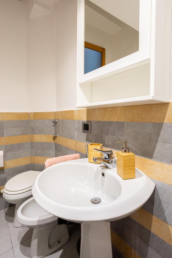 Xenia Apartments - Enjoy Porta Venezia In Modern Apt- 10 Min From Duomo Мілан Екстер'єр фото